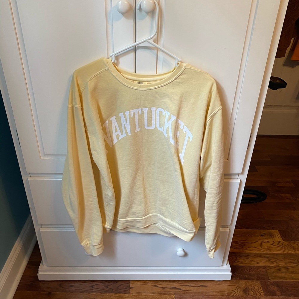 Yellow nantucket comfort colors pullover large